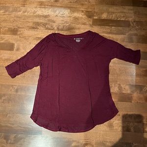 American Eagle burgundy Striped shirt 3/4 length sleeves